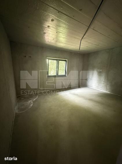 Casă cu 4 camere cu Teren 4100 Mp în Costișa