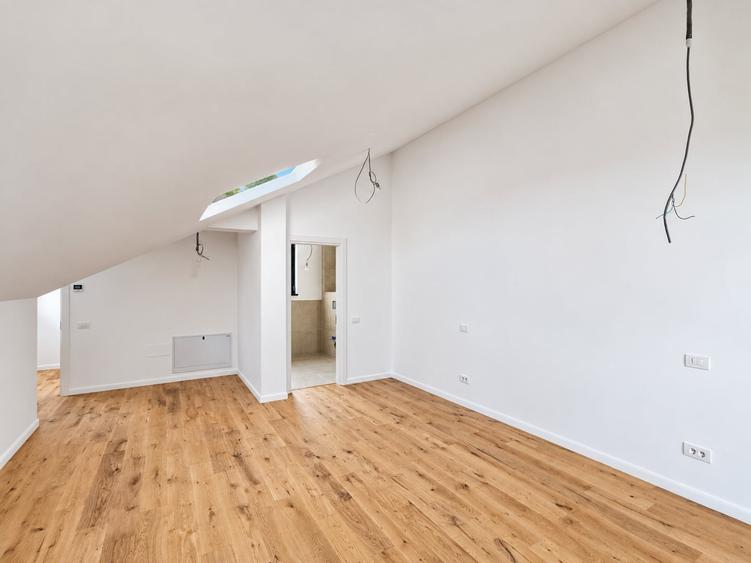 Duplex cu 4 camere cu Canalizare în Străulești