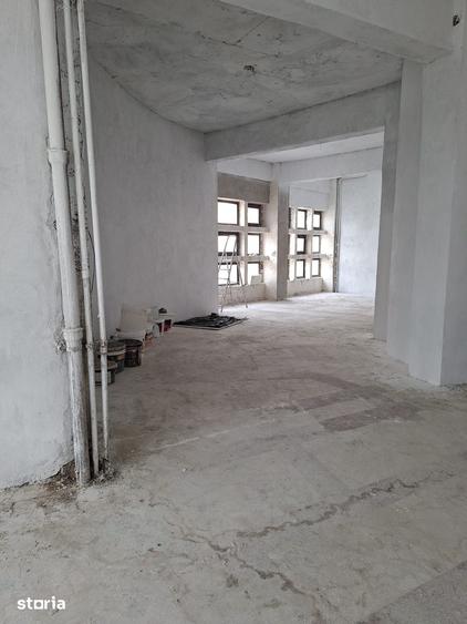 Spațiu comercial, de 180 mp, în Albert