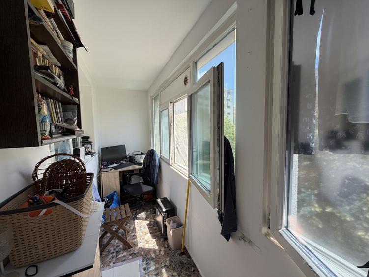 Apartament cu 3 camere semidecomandat, mobilat în Obor