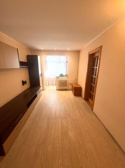 Apartament 3 camere, 41.85 mp, zona Valea Rosie - 1