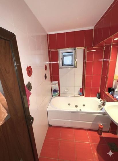 Apartament cu 3 camere decomandat, mobilat în Micro 19