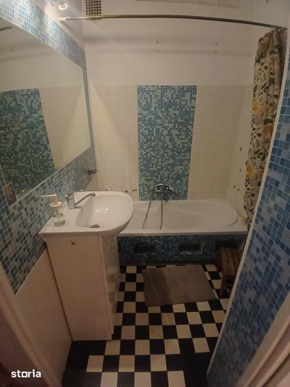 Apartament cu 2 camere decomandat în Victoriei