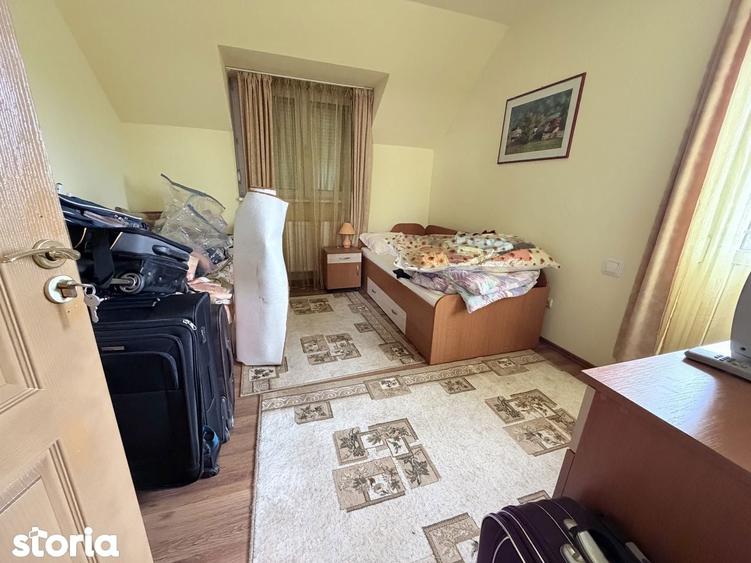 Casă cu 4 camere cu Teren 1300 Mp în Central
