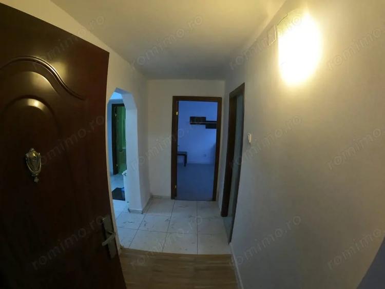 Apartament cu 3 camere decomandat, mobilat în Central
