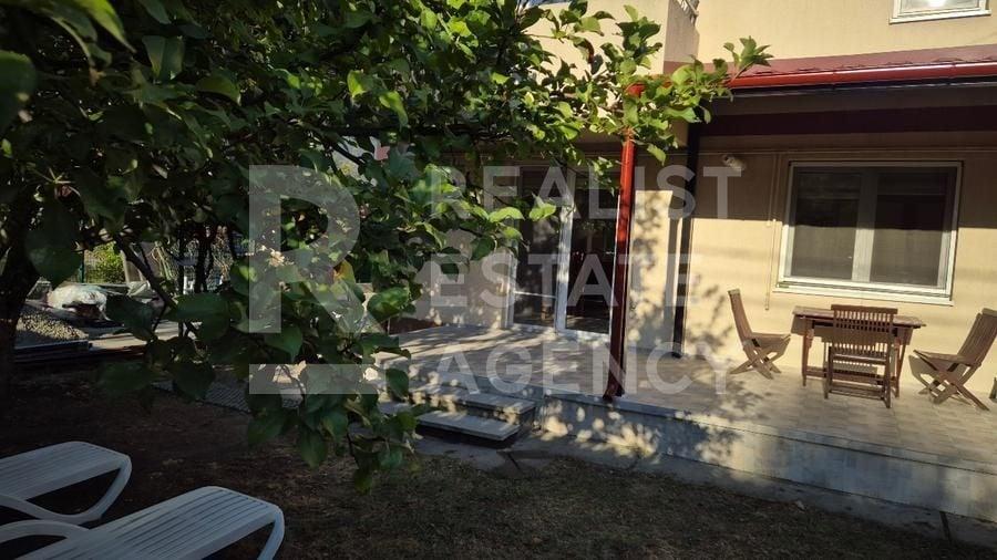 Duplex cu 5 camere cu Canalizare în Central