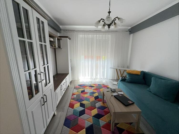 Apartament cu 3 camere decomandat în Rahova