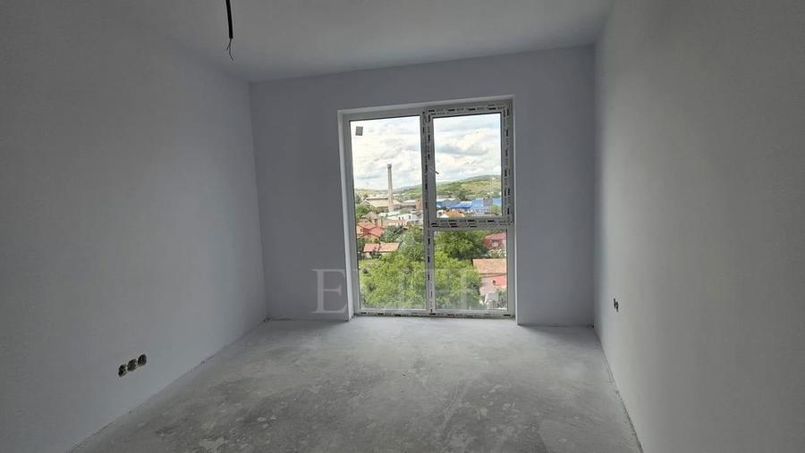 Apartament cu 2 camere semidecomandat în Mărăști