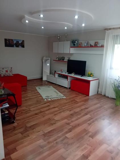 Casă individuală cu 4 camere cu Canalizare în Costi