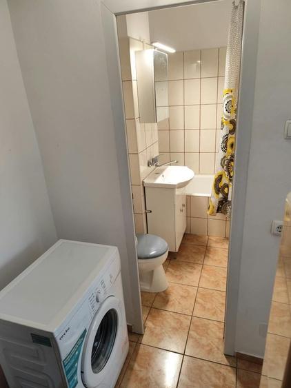 Garsonieră decomandată în 9 Mai