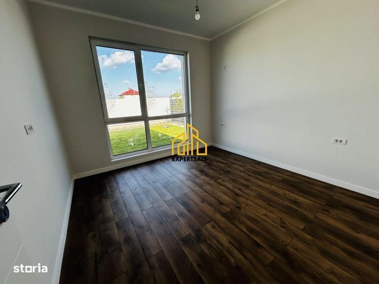 Casă cu 4 camere în Olteni