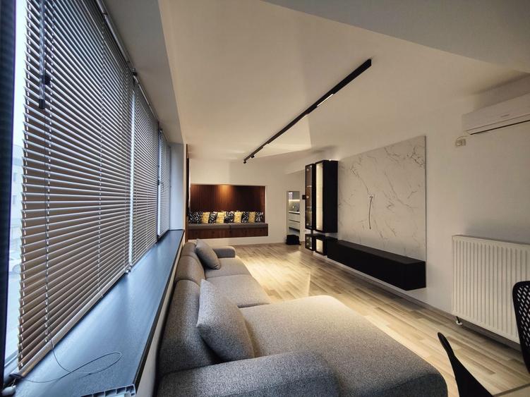 Apartament cu 2 camere decomandat în Est