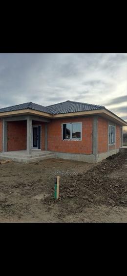 Casă cu 3 camere în Exterior Vest