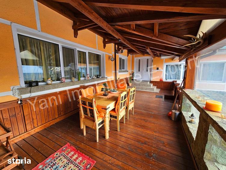 Casă cu 6 camere cu Teren 557 Mp în Central
