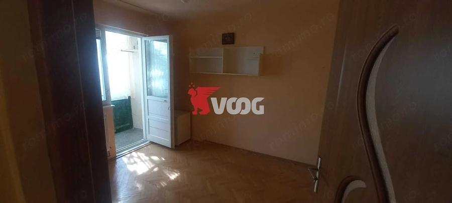 Apartament cu 3 camere semidecomandat în Circumvalațiunii