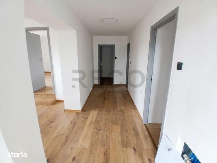 Casă cu 4 camere decomandat în Sântandrei