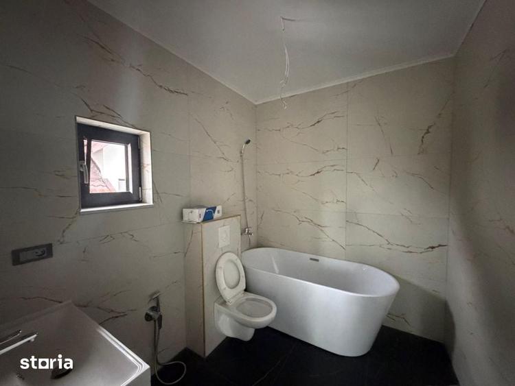 Casă cu 3 camere cu Teren 370 Mp în Romanești