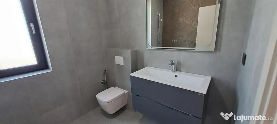 Casă cu 4 camere cu Teren 500 Mp în Vișani