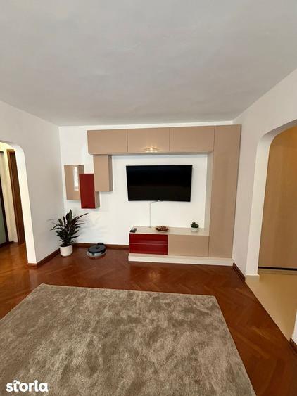 Apartament cu 3 camere decomandat, mobilat în Dristor