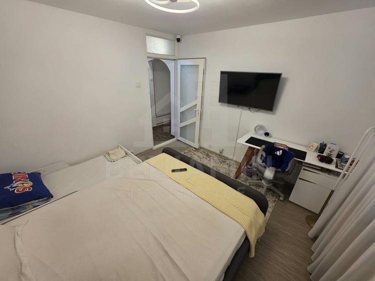 Apartament cu 2 camere decomandat în Sărari