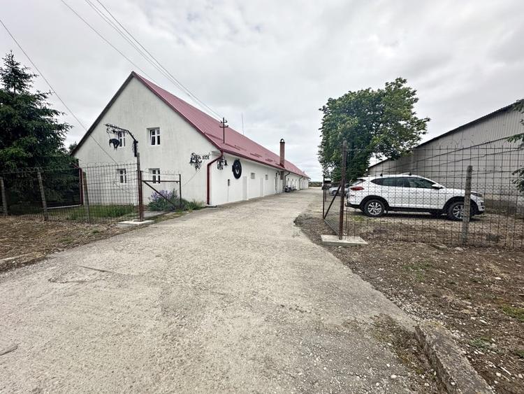 Spațiu industrial, de 1,050 mp, în Sălard