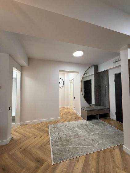 Apartament cu 4 camere în Pipera
