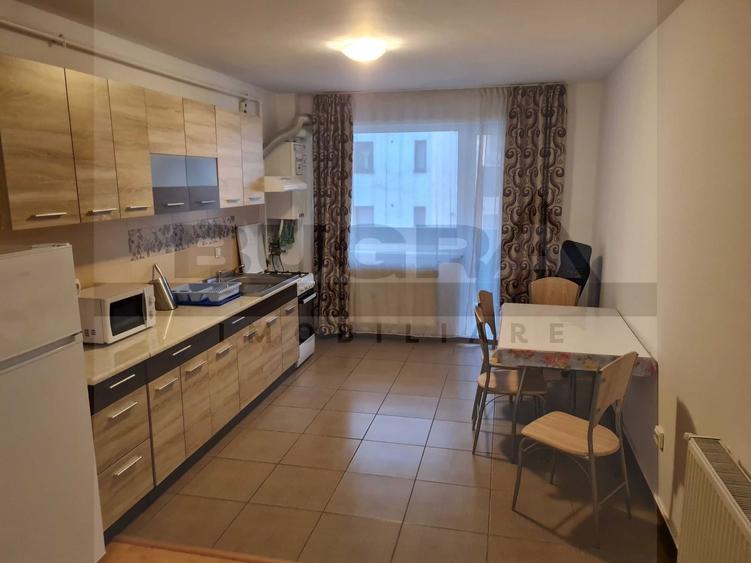 Apartament cu 3 camere decomandat în Dâmbul Rotund
