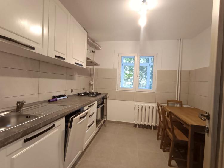 Prima inchiriere - 3 camere - Metrou Stefan cel Mare - 12