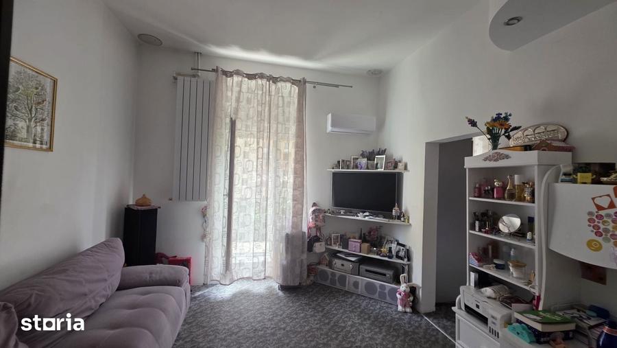 Apartament cu 5 camere în Armeneasca