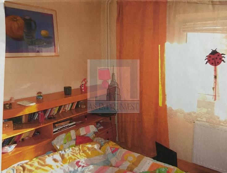 Apartament cu 3 camere decomandat în Calea București