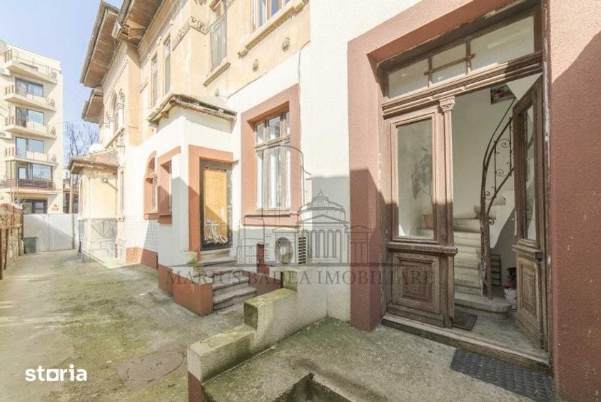 Casă cu 7 camere cu Teren 135 Mp în Vitan
