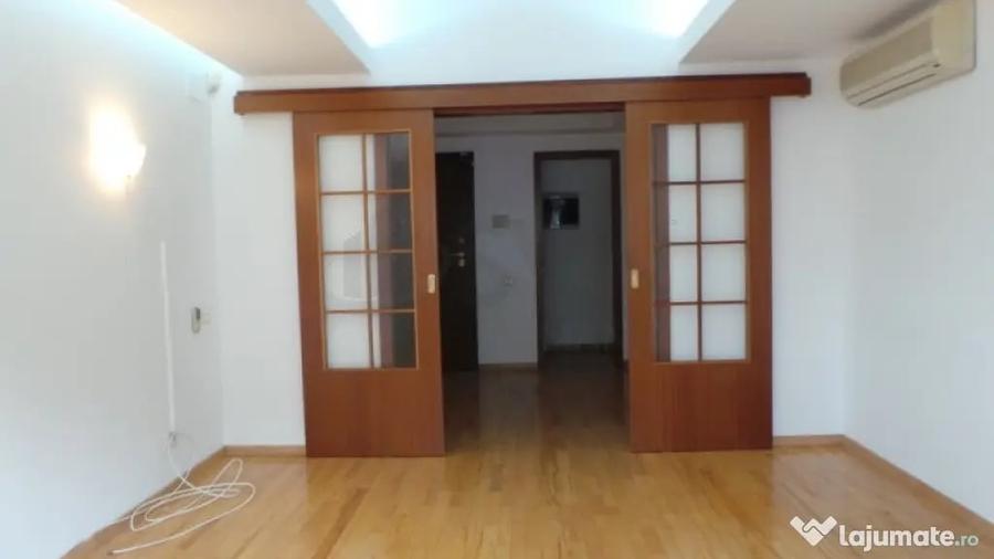 Apartament cu 4 camere decomandat în Aviatorilor