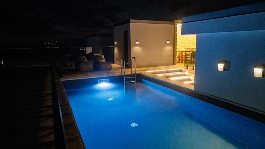 Casă individuală cu 6 camere cu Piscina în Central