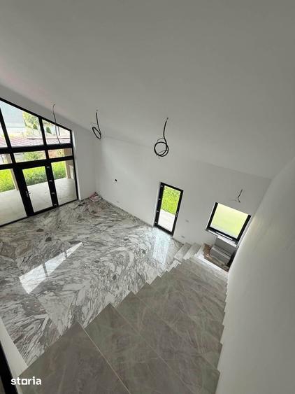 Casă cu 4 camere cu Teren 338 Mp în Calea București