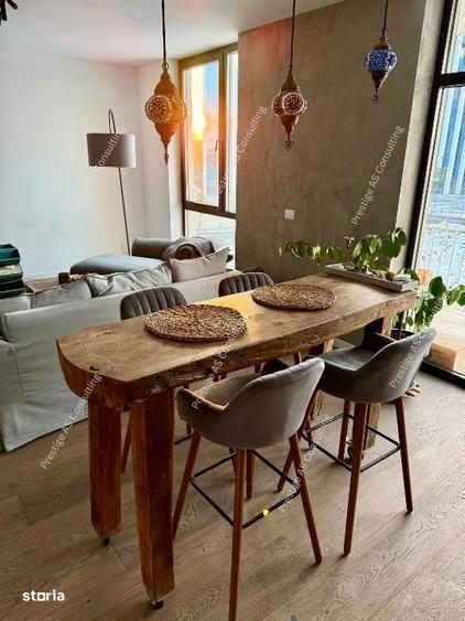 Apartament cu 3 camere, mobilat în Central