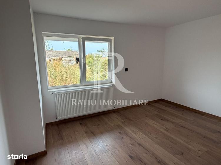 Casă cu 3 camere în Santăul Mic