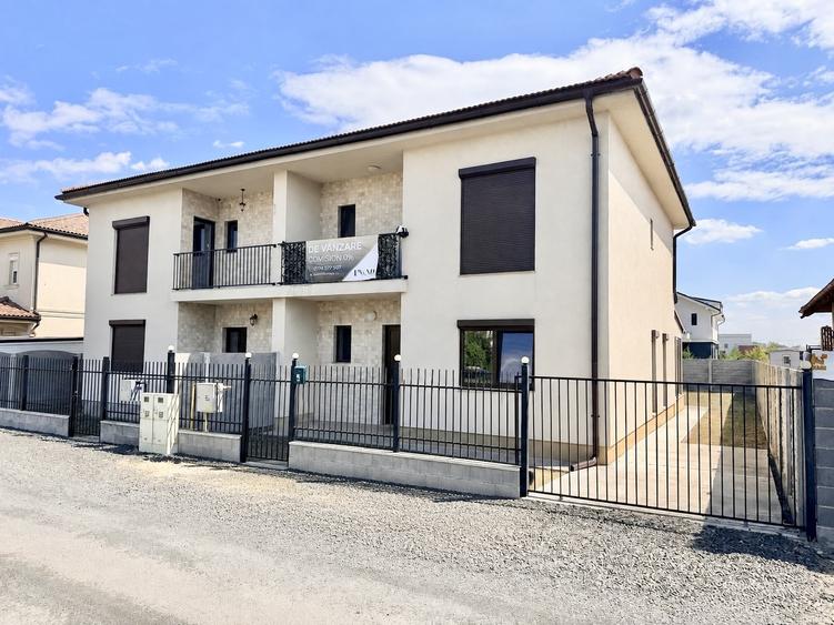 Duplex cu 5 camere cu Canalizare în Moșnița Nouă