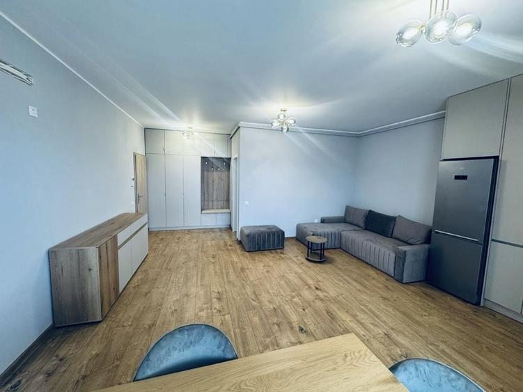 Apartament cu 2 camere semidecomandat în Florești