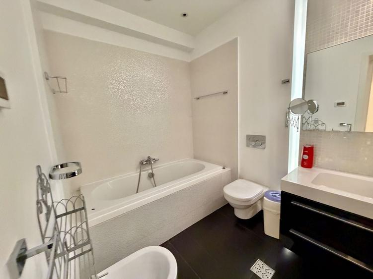 Apartament cu 5 camere în Herăstrău