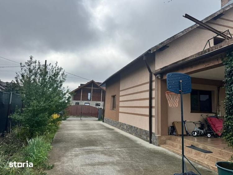 Casa superba spatioasa intr-o zona linistiota aproape de oras - 16