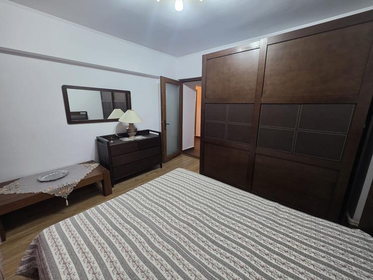 Apartament cu 3 camere decomandat în Tomis III