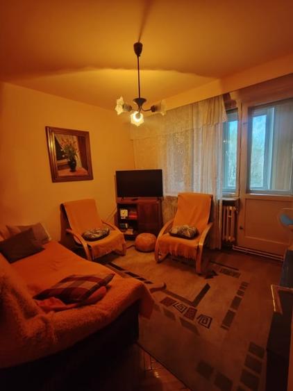 Apartament cu 4 camere decomandat, mobilat în Săsar