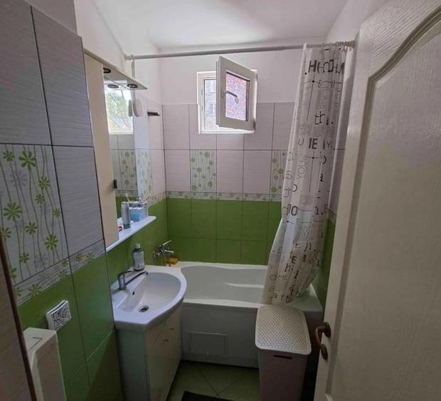 Apartament cu 2 camere semidecomandat, mobilat în Drumul Taberei