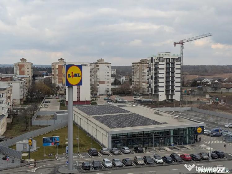 Apartament cu 3 camere decomandat în Ștefan cel Mare
