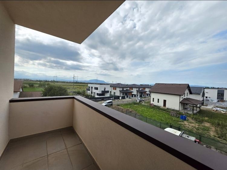 Apartament cu 2 camere decomandat în Sânpetru