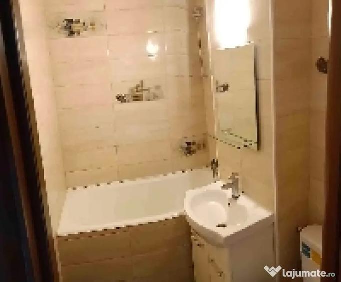 Apartament cu 3 camere nedecomandat în Titan