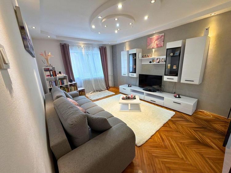 Apartament cu 2 camere decomandat, mobilat în Semicentral