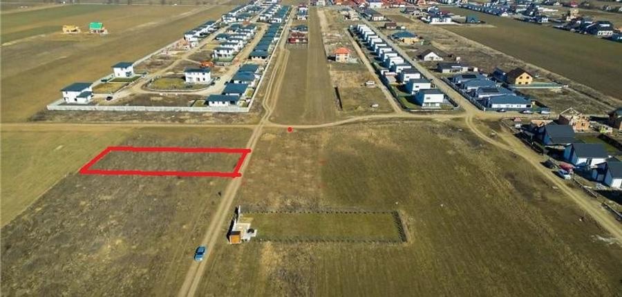 Teren Construcții intravilan de 910 mp, în Cristian