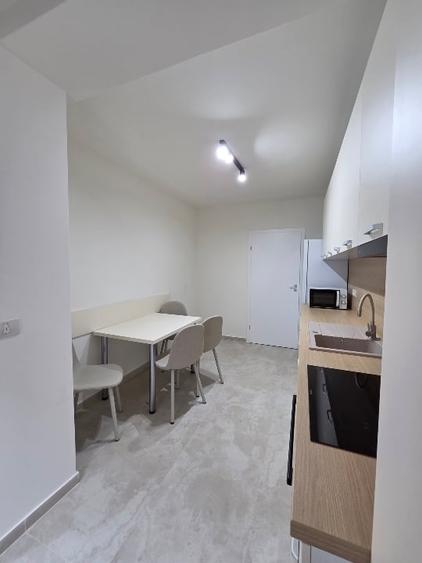 Apartament cu 3 camere decomandat, mobilat în Aradului