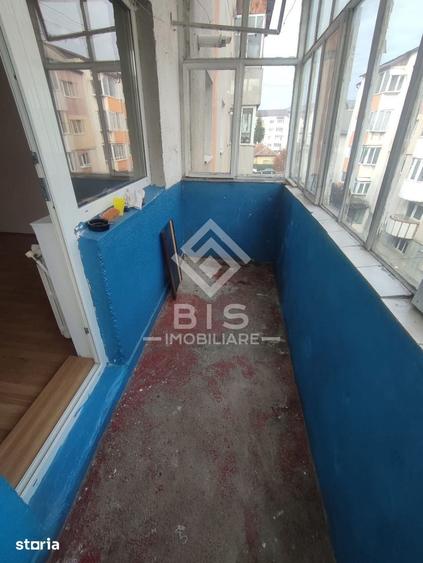 Apartament cu 3 camere semidecomandat în Central